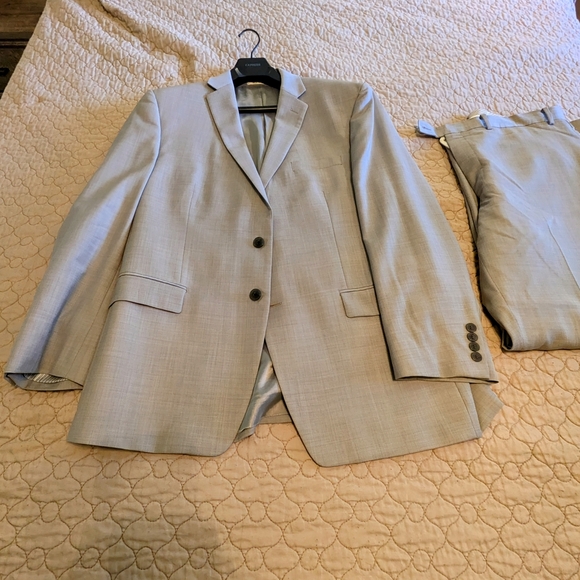 Calvin Klein 46R 36x30 grey suit - Picture 6 of 8